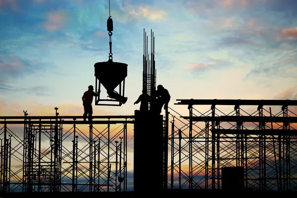 Silhueta de construção — Fotografia de Stock