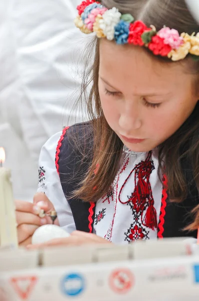Menina em vestido tradicional ucraniano. Festival Mundial de Música Kraina Mriy (Dream Land). Kiev, Ucrânia — Fotografia de Stock