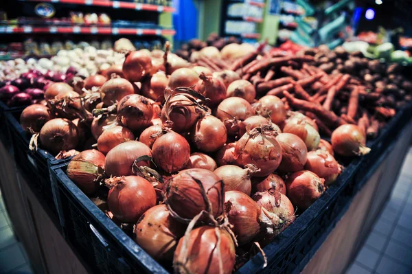 Cebollas en la tienda —  Fotos de Stock