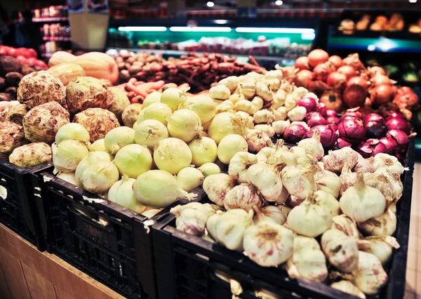 Ajo en la tienda —  Fotos de Stock