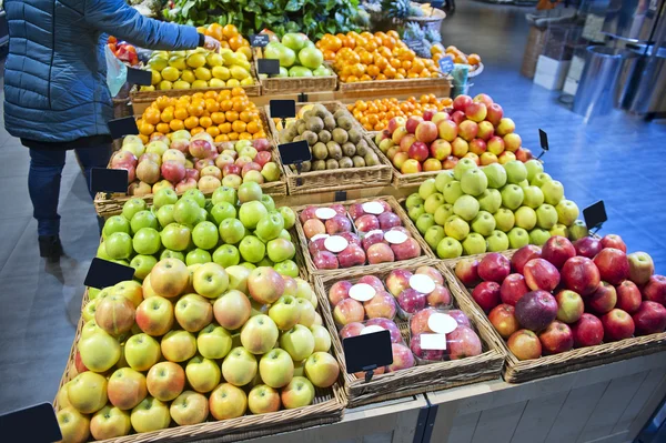 Saco De Damasco Após Recolha De Fruta Foto de Stock - Imagem de cultive,  ninguém: 216682376