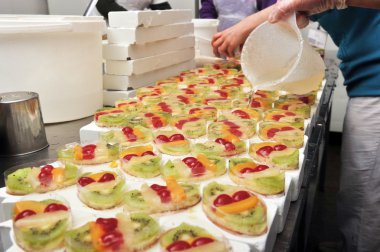 reçelli kek pişirme