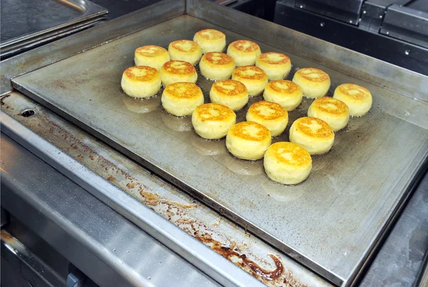 Production of potato cutlets — Stock Photo, Image