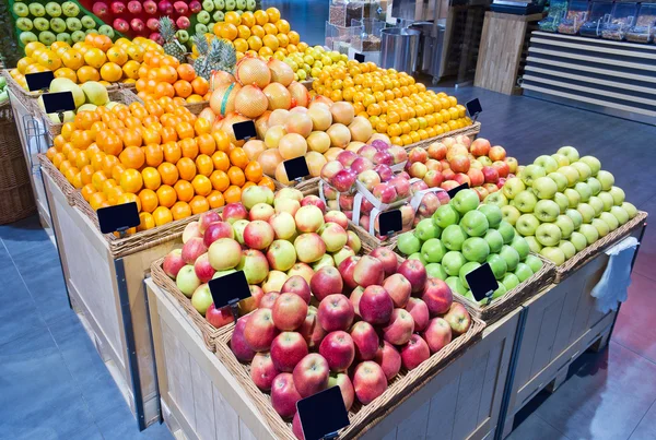 スーパー マーケットの果物のセクション — ストック写真