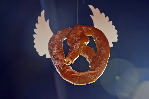 Flying pretzel — Stock Photo, Image