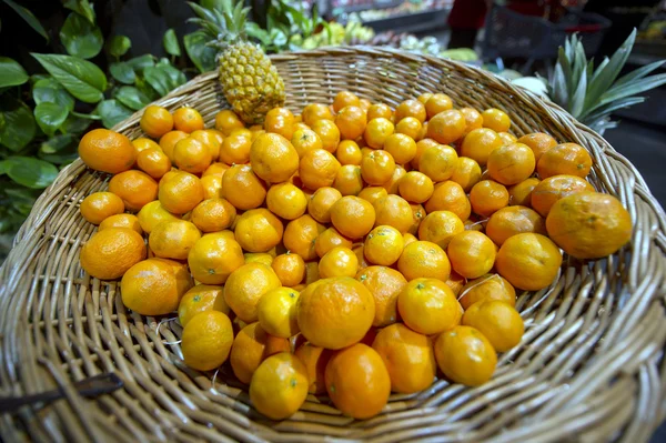 Mandarin di pasar dan supermarket — Stok Foto