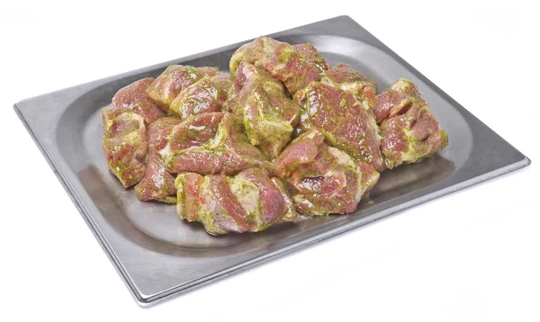 taze çiğ et marine içinde