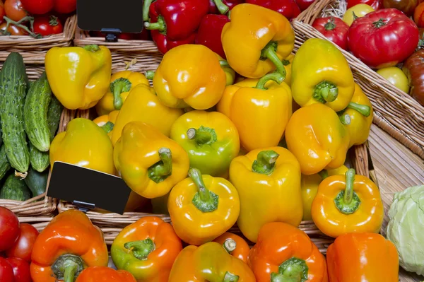 Sweet pepper market — Stock Photo, Image