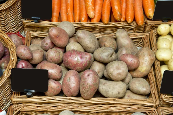 Pink potatoes in store — Stock Photo, Image