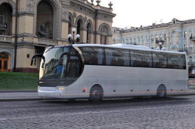 Beyaz Turist otobüsü