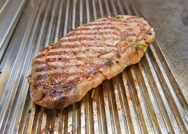 Pork steak medium — Stock Photo, Image