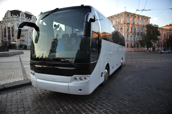 화이트 관광 버스 — 스톡 사진
