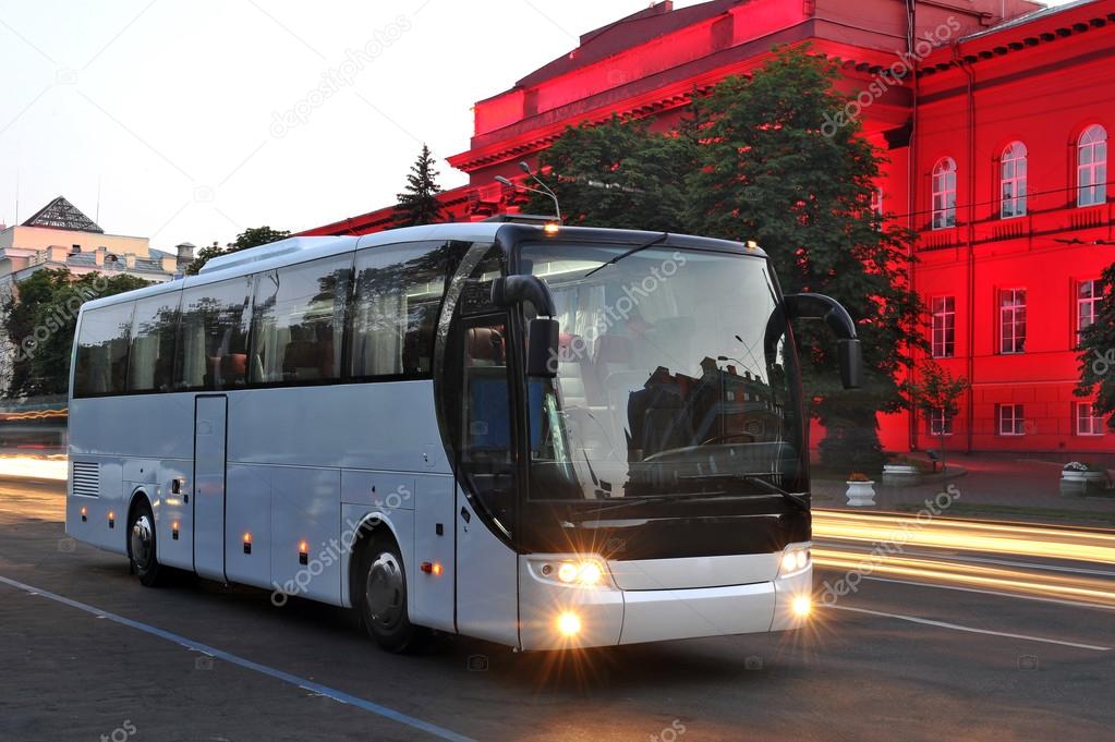 White tourist bus