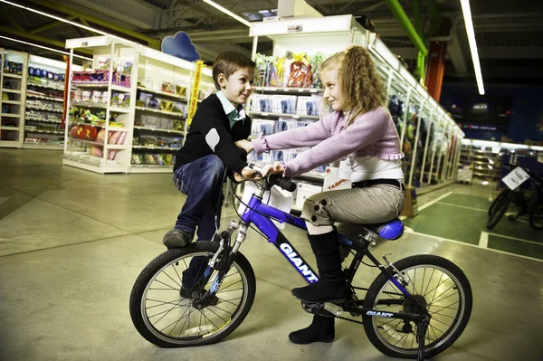 Child on bicycle — Stock Photo, Image