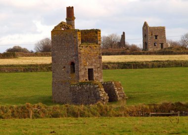 terk edilmiş maden binaları Cornwall