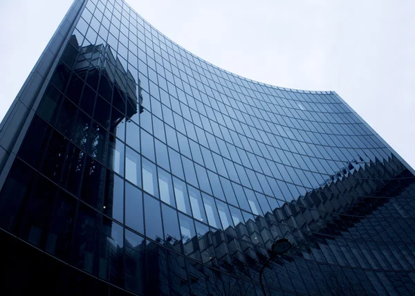 Tall office building facade — Stock Photo, Image