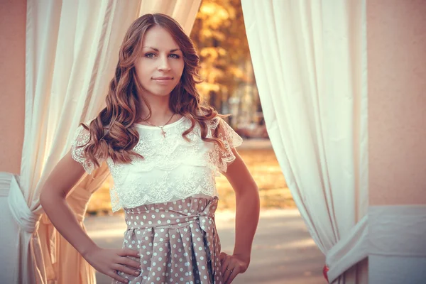 Mulher bonita jovem — Fotografia de Stock