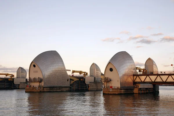 Thames barrier — Stock Photo, Image