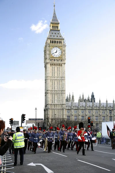 2013 年、ロンドンの新しい年の日のパレード — Stock fotografie
