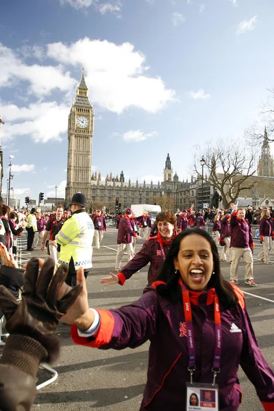 2013 年、ロンドンの新しい年の日のパレード — Stock fotografie