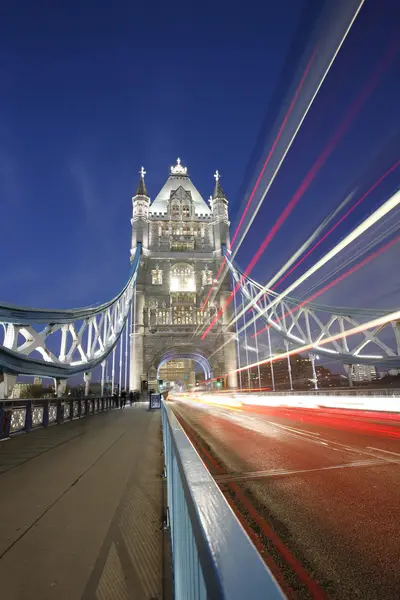 Tower Bridge bei Nacht — Stockfoto