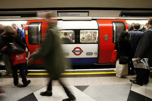 Inuti utsikt över Londons tunnelbana — Stockfoto