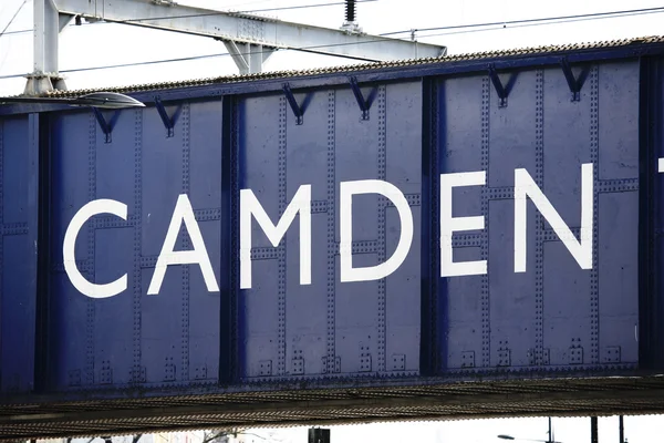 London Straßenschild, camden — Stockfoto