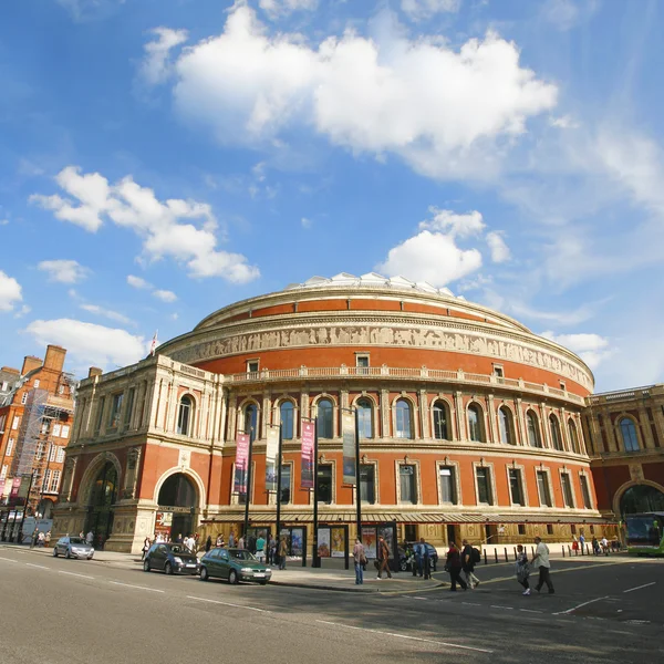 Vue extérieure du Royal Albert Hall par temps ensoleillé — Photo