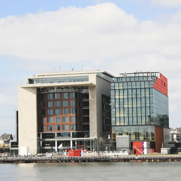 阿姆斯特丹中央图书馆的外部视图 — 图库照片