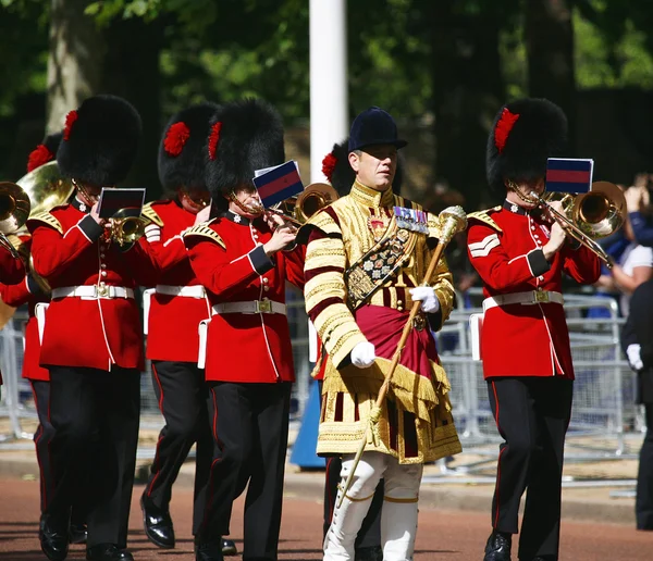 Bande della regina alla parata di compleanno della regina — Foto Stock