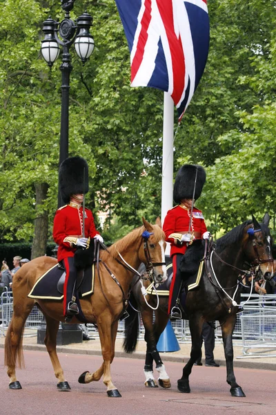 Soldado de la Reina en el Desfile de Cumpleaños de la Reina — Foto de Stock