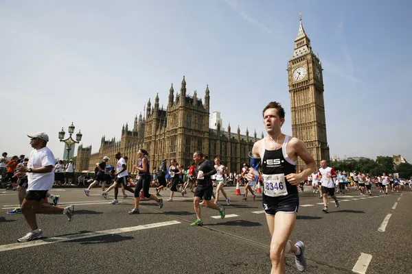 2013 року британський 10 км Лондоні марафону — стокове фото