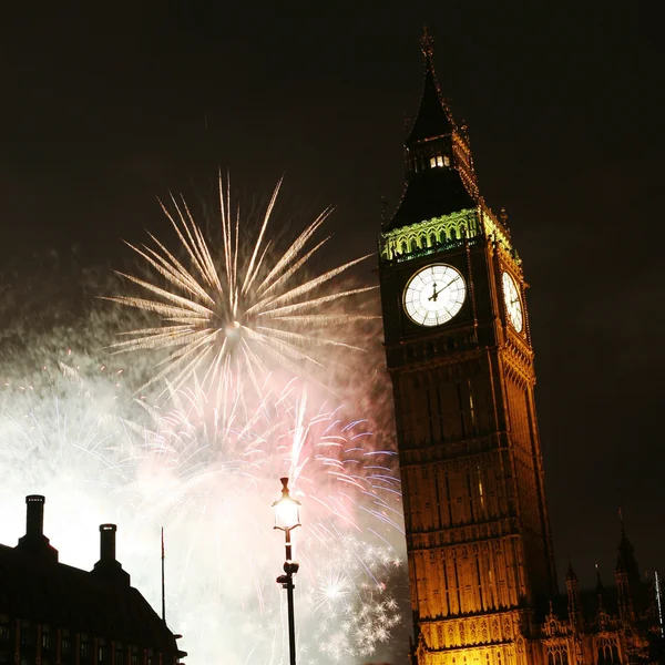 2013, Fogos de artifício sobre Big Ben à meia-noite — Fotografia de Stock