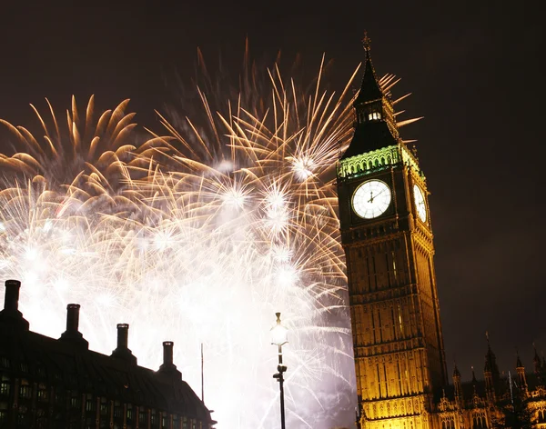 2013, Fuochi d'artificio sul Big Ben a mezzanotte — Foto Stock