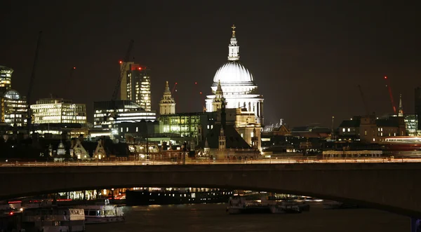London manzarası, waterloo Köprüsü — Stok fotoğraf