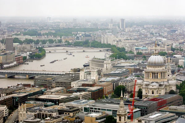 London skyline overlooking thames river — Stock Photo, Image