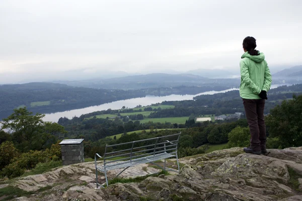 Senderismo de mujeres en Lake District —  Fotos de Stock