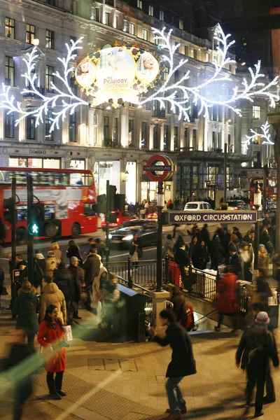 2013, oxford street med Juldekoration — Stockfoto