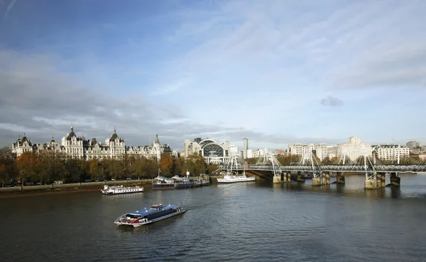 Λονδίνο ορίζοντα που βλέπει από το μάτι του Λονδίνου — Φωτογραφία Αρχείου