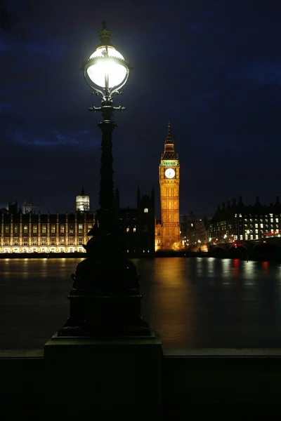 Westminster palácio à noite — Fotografia de Stock