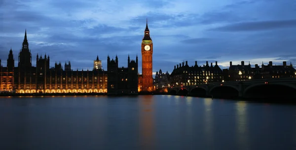 Pałac Westminster w nocy — Zdjęcie stockowe