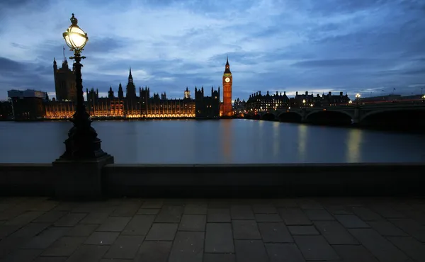 Westminster palácio à noite — Fotografia de Stock