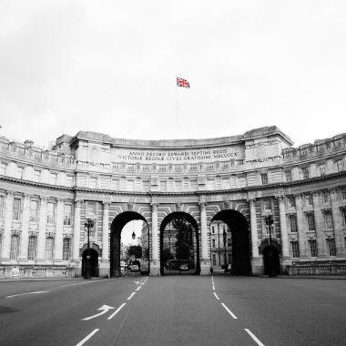 Bahriye arch, Londra