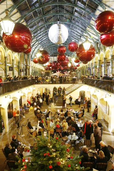 2013, Λονδίνο Χριστούγεννα διακόσμηση, Κόβεντ Γκάρντεν — Φωτογραφία Αρχείου