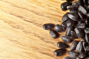 ahşap masa arka plan ayçiçeği tohumu