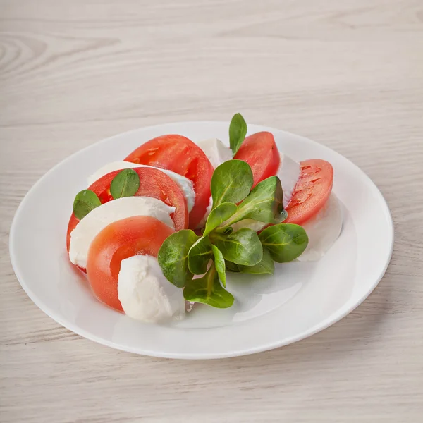 Salada de caprese fresca — Fotografia de Stock