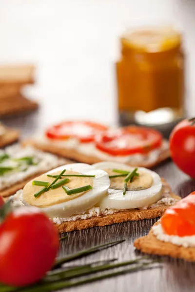 Canapés saborosos refeição do café da manhã — Fotografia de Stock