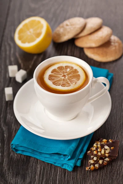 Hot tea in white cup — Stock Photo, Image