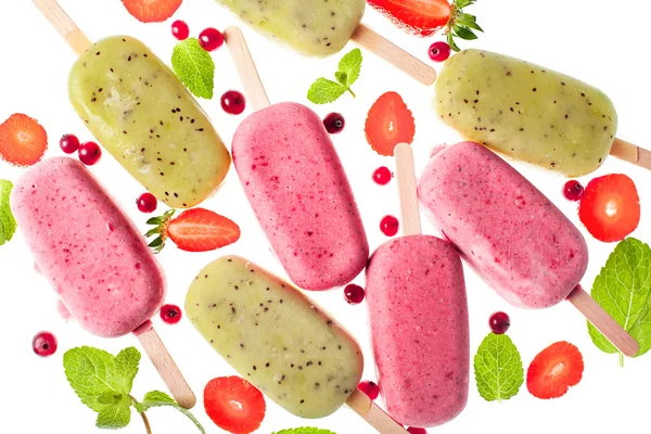 popslices dondurma karışım beyaz zemin üzerine