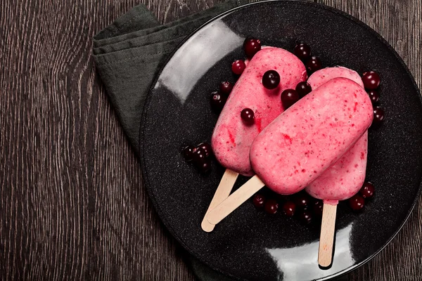 Strawberry popslice icecream on dark background — Stock Photo, Image